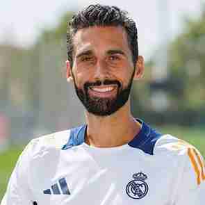من هو الفارو اربيلوا ويكيبيديا
