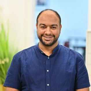ايهاب عمر ويكيبيديا
